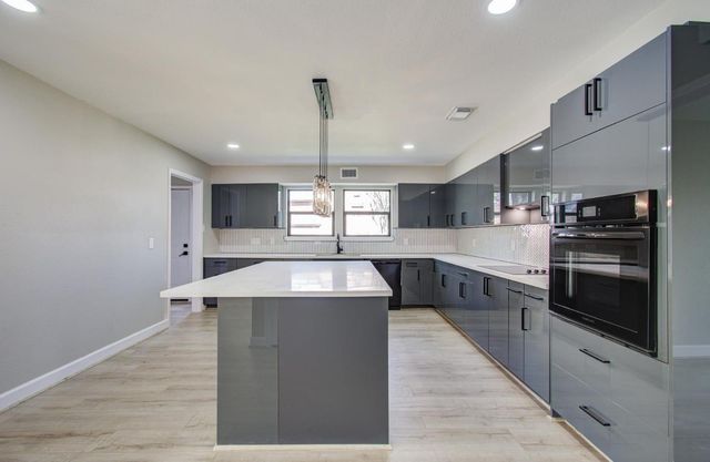 15619 Winding Moss Drive, Houston, TX 77068