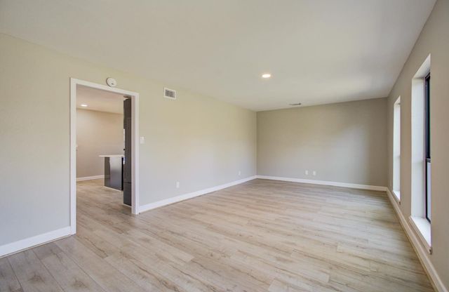 15619 Winding Moss Drive, Houston, TX 77068