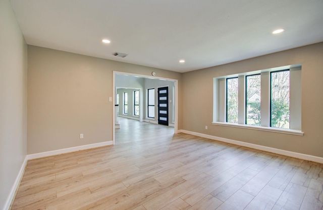 15619 Winding Moss Drive, Houston, TX 77068