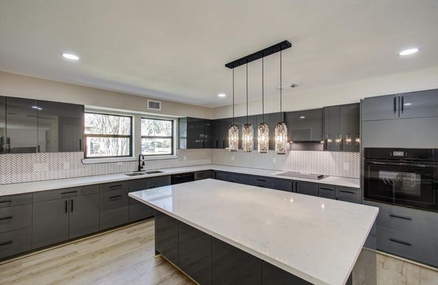 15619 Winding Moss Drive, Houston, TX 77068