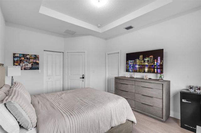 12586 NW 22nd Pl, Miami, FL 33167