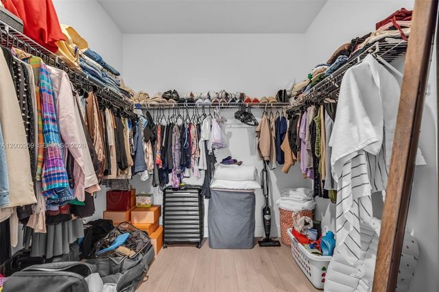 12586 NW 22nd Pl, Miami, FL 33167