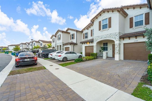 12586 NW 22nd Pl, Miami, FL 33167