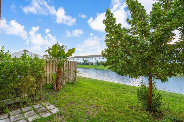 12586 NW 22nd Pl, Miami, FL 33167