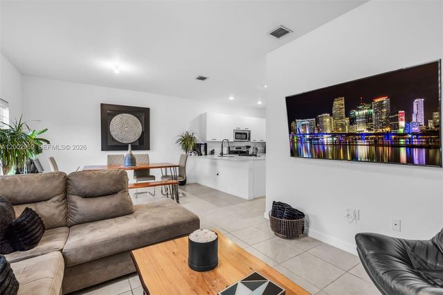 12586 NW 22nd Pl, Miami, FL 33167