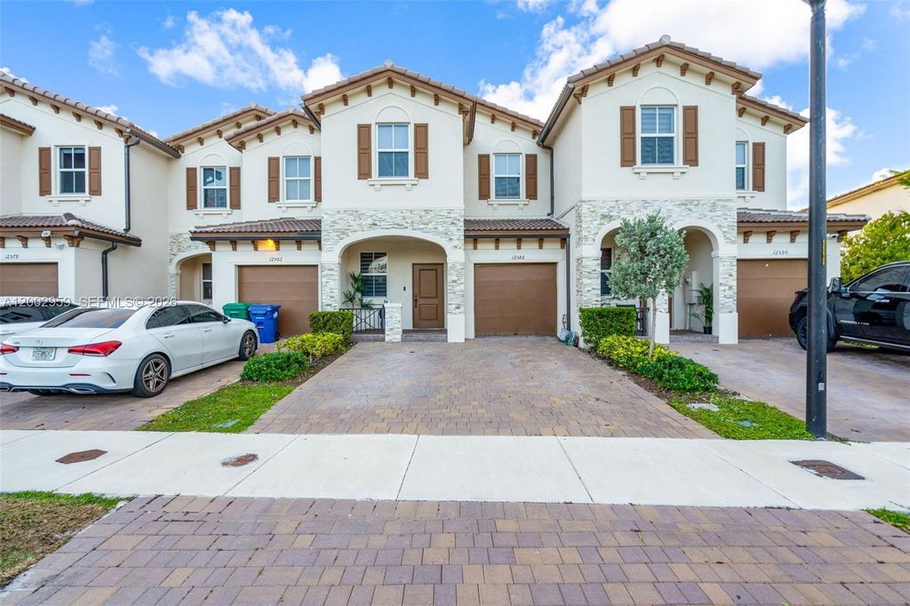 12586 NW 22nd Pl, Miami, FL 33167