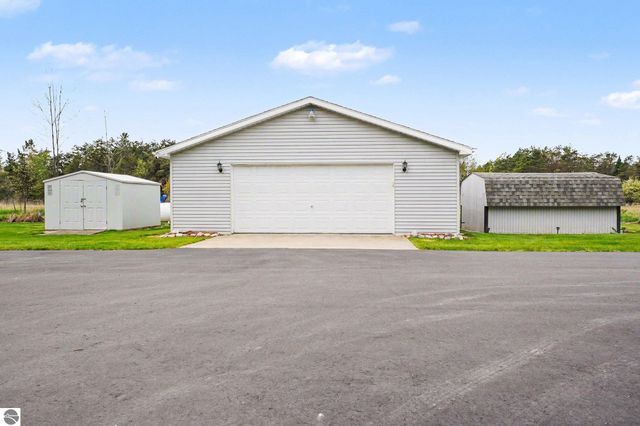 437 4th Street, Lupton, MI 48635