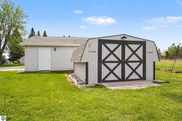 437 4th Street, Lupton, MI 48635
