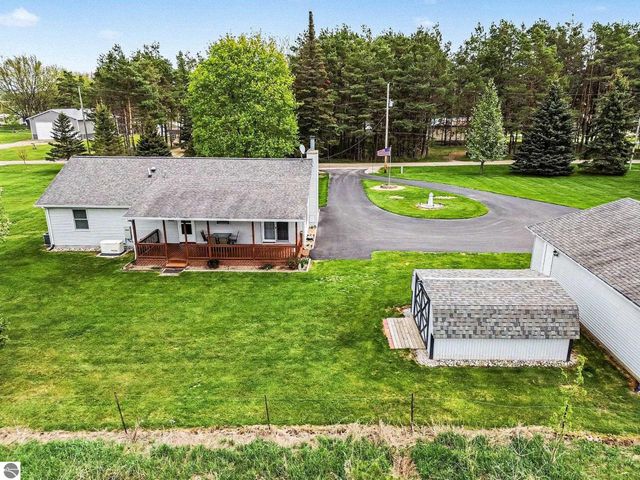 437 4th Street, Lupton, MI 48635