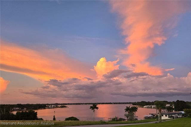 400 Lake Clay Drive S, Lake Placid, FL 33852