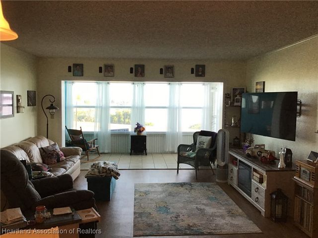 400 Lake Clay Drive S, Lake Placid, FL 33852