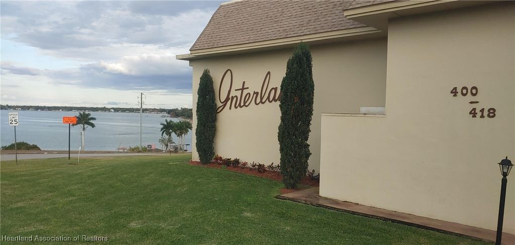 400 Lake Clay Drive S, Lake Placid, FL 33852