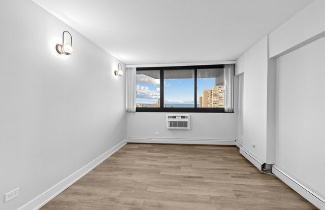 6166 N Sheridan Road 12E, Chicago, IL 60660