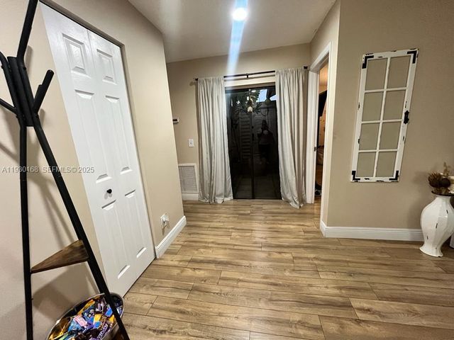 930 SW 109th Ave ., Pembroke Pines, FL 33025