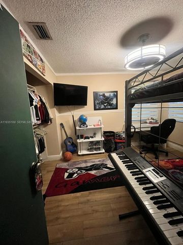 930 SW 109th Ave ., Pembroke Pines, FL 33025