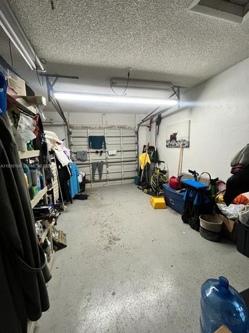 930 SW 109th Ave ., Pembroke Pines, FL 33025