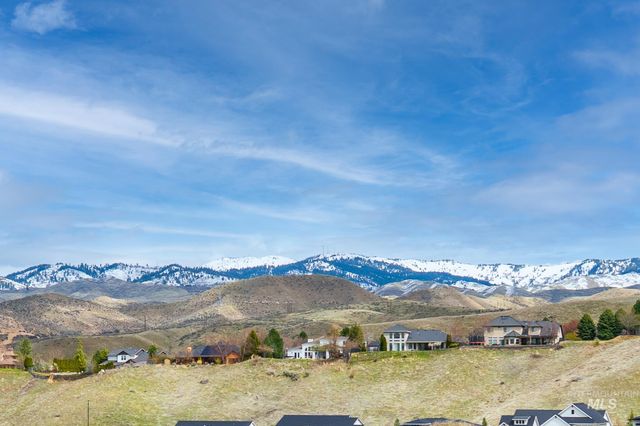 2272 W Winter Camp Dr., Boise, ID 83703