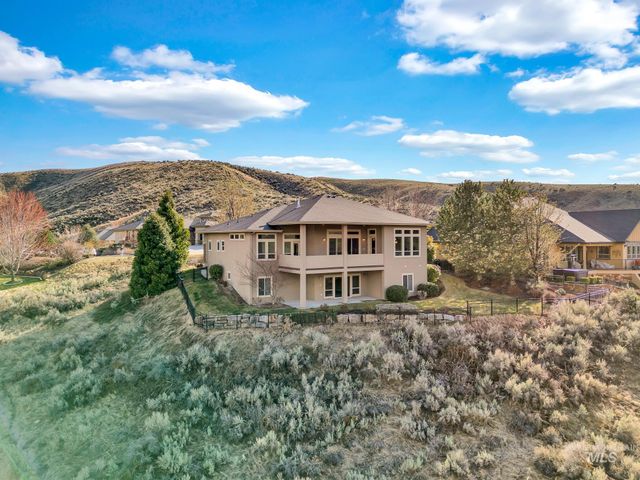2272 W Winter Camp Dr., Boise, ID 83703