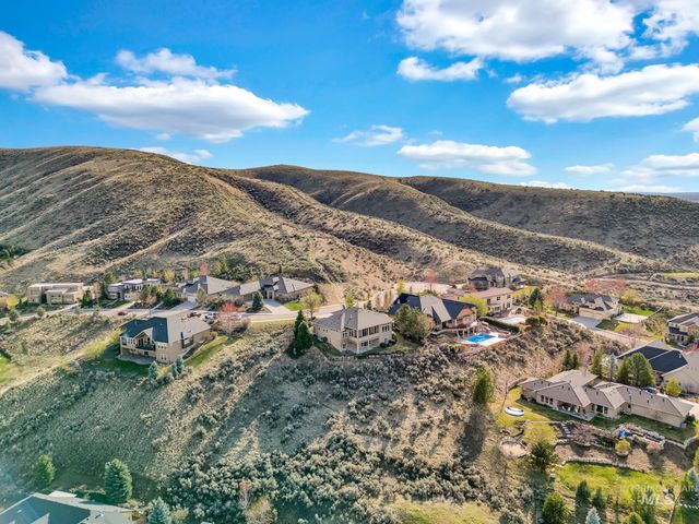 2272 W Winter Camp Dr., Boise, ID 83703