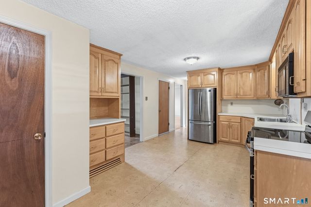 34 Carriage Hill Drive, Newington, CT 06111