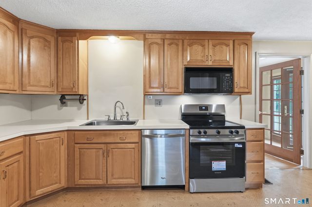 34 Carriage Hill Drive, Newington, CT 06111