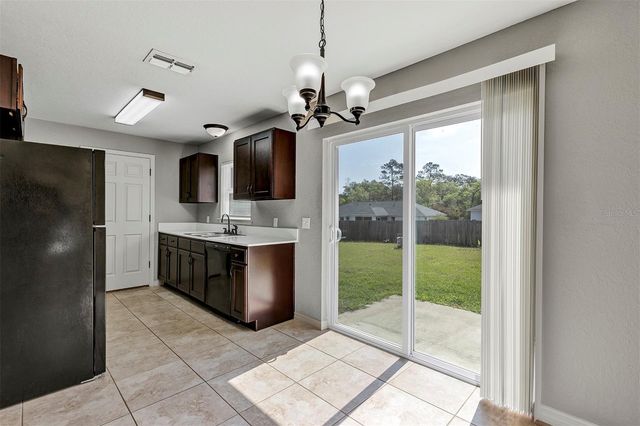 7 LOCUST LOOP CIRCLE, Ocala, FL 34472