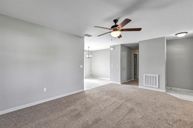 7 LOCUST LOOP CIRCLE, Ocala, FL 34472