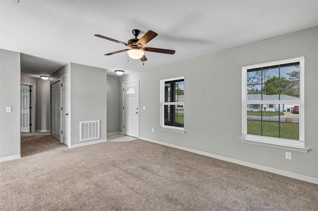 7 LOCUST LOOP CIRCLE, Ocala, FL 34472