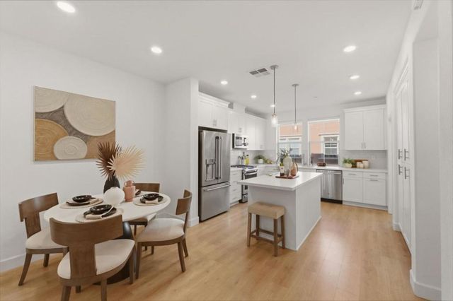 1065 Darwin Terrace 3, Sunnyvale, CA 94085