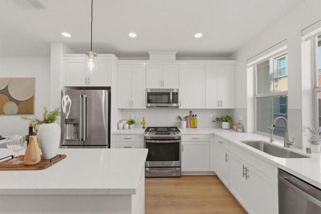 1065 Darwin Terrace 3, Sunnyvale, CA 94085