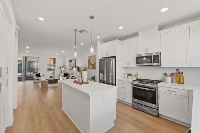 1065 Darwin Terrace 3, Sunnyvale, CA 94085