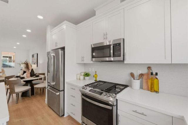 1065 Darwin Terrace 3, Sunnyvale, CA 94085