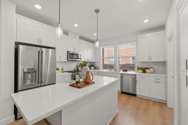 1065 Darwin Terrace 3, Sunnyvale, CA 94085