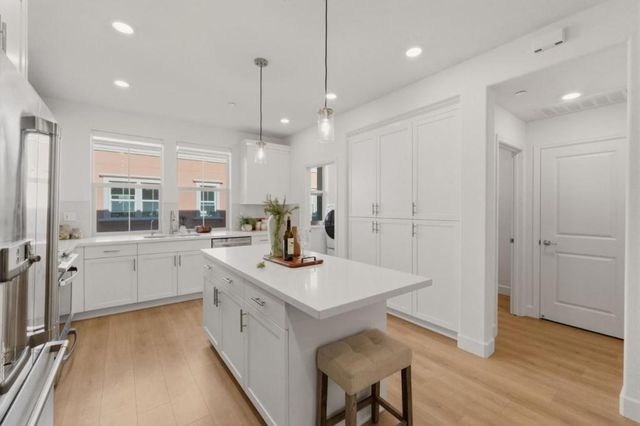 1065 Darwin Terrace 3, Sunnyvale, CA 94085