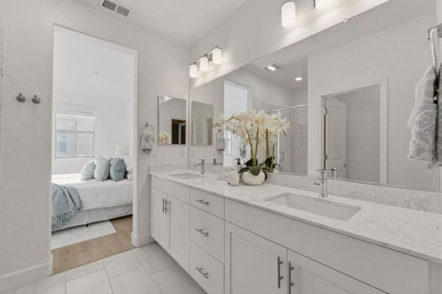 1065 Darwin Terrace 3, Sunnyvale, CA 94085