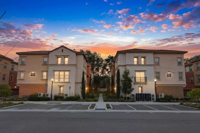 1065 Darwin Terrace 3, Sunnyvale, CA 94085