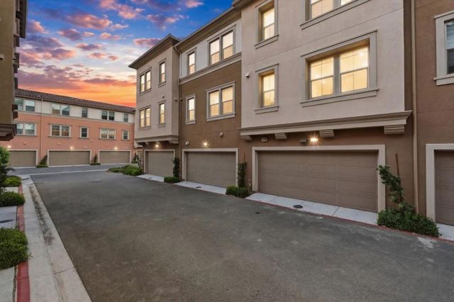 1065 Darwin Terrace 3, Sunnyvale, CA 94085