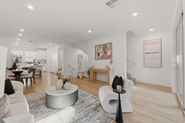 1065 Darwin Terrace 3, Sunnyvale, CA 94085