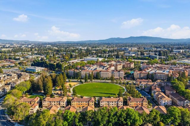 1065 Darwin Terrace 3, Sunnyvale, CA 94085