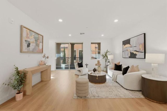 1065 Darwin Terrace 3, Sunnyvale, CA 94085