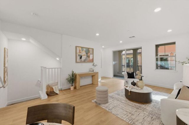 1065 Darwin Terrace 3, Sunnyvale, CA 94085