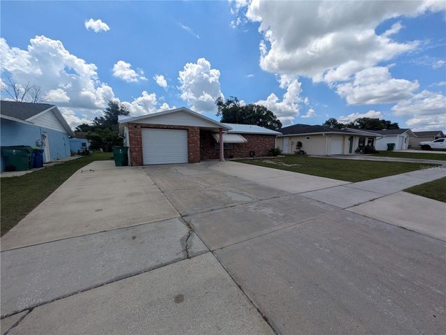 6212 18TH STREET, Zephyrhills, FL 33542