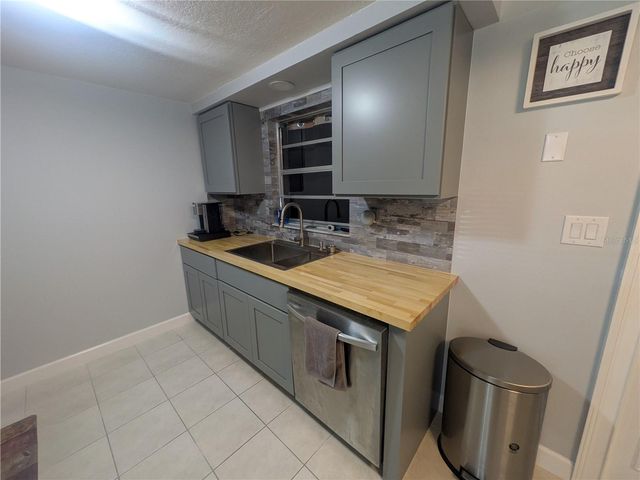 6212 18TH STREET, Zephyrhills, FL 33542