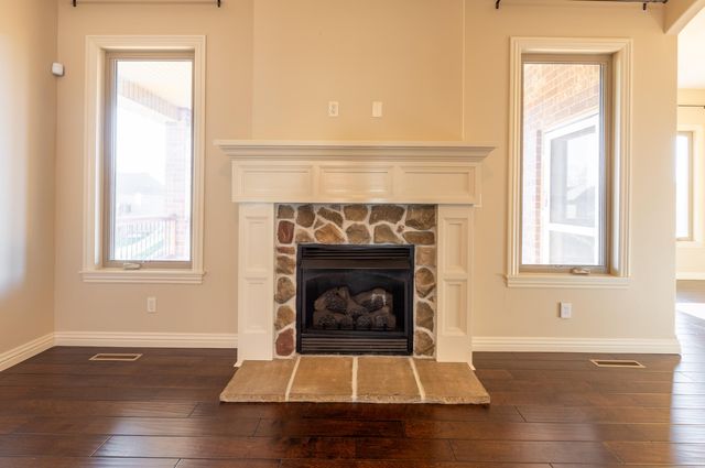 2414 E Academy, Ozark, MO 65721