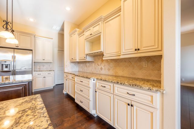 2414 E Academy, Ozark, MO 65721