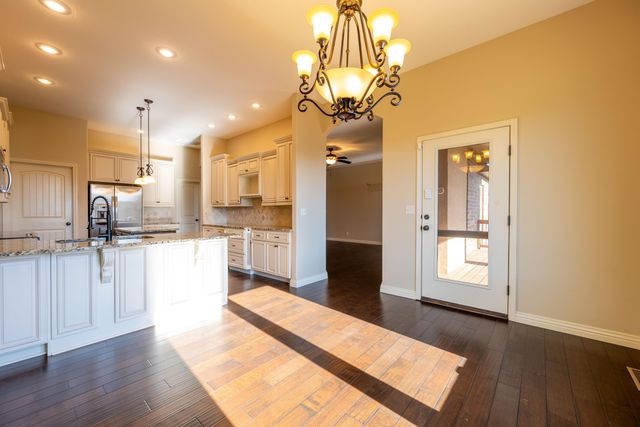 2414 E Academy, Ozark, MO 65721