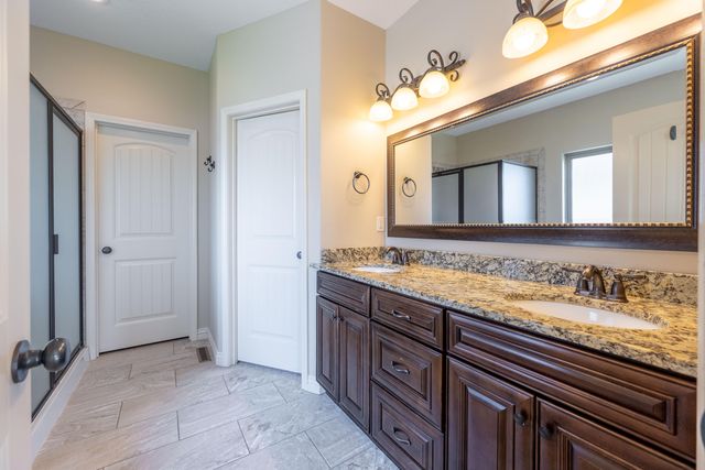 2414 E Academy, Ozark, MO 65721