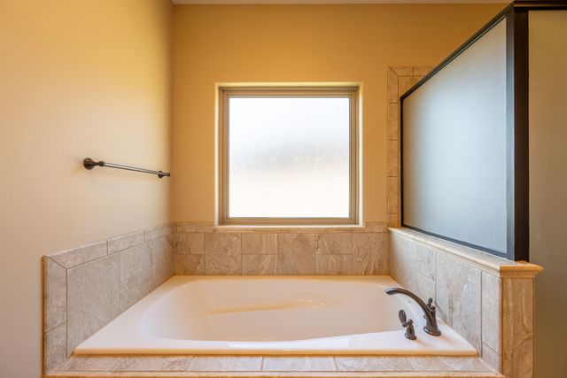 2414 E Academy, Ozark, MO 65721