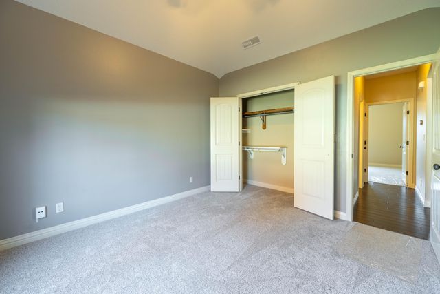 2414 E Academy, Ozark, MO 65721