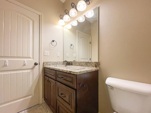 2414 E Academy, Ozark, MO 65721